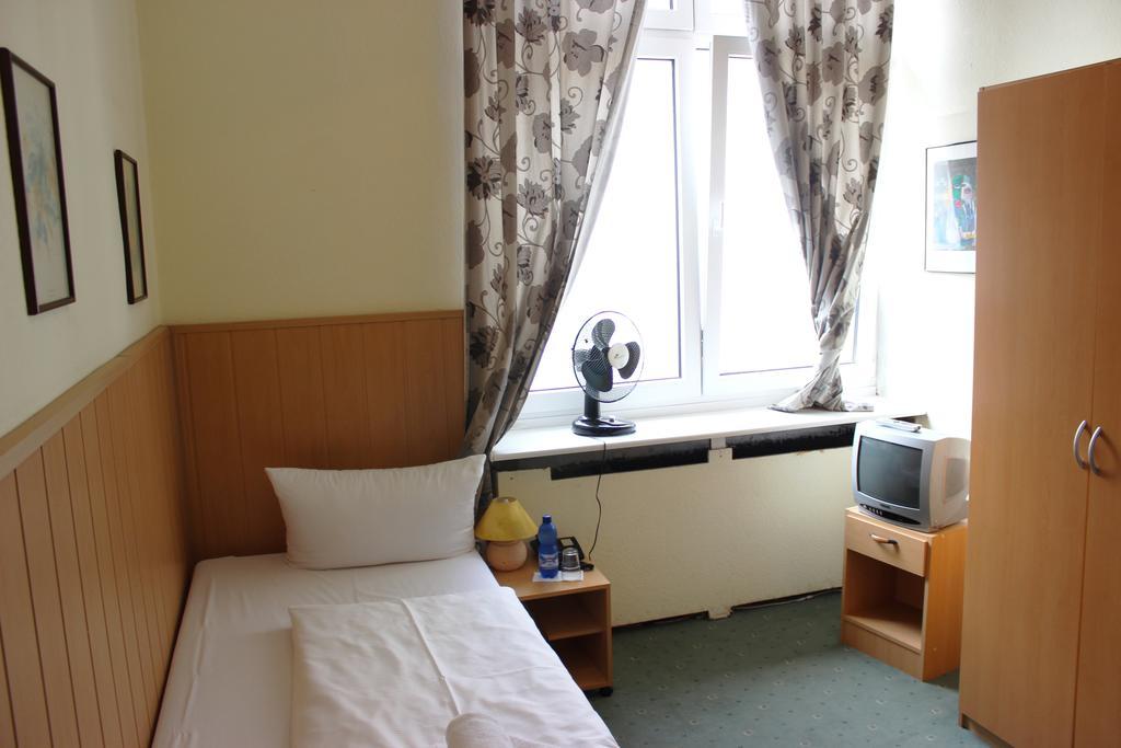 Hotel-Pension Rheingold Am Kurfuerstendamm Berlin Dış mekan fotoğraf